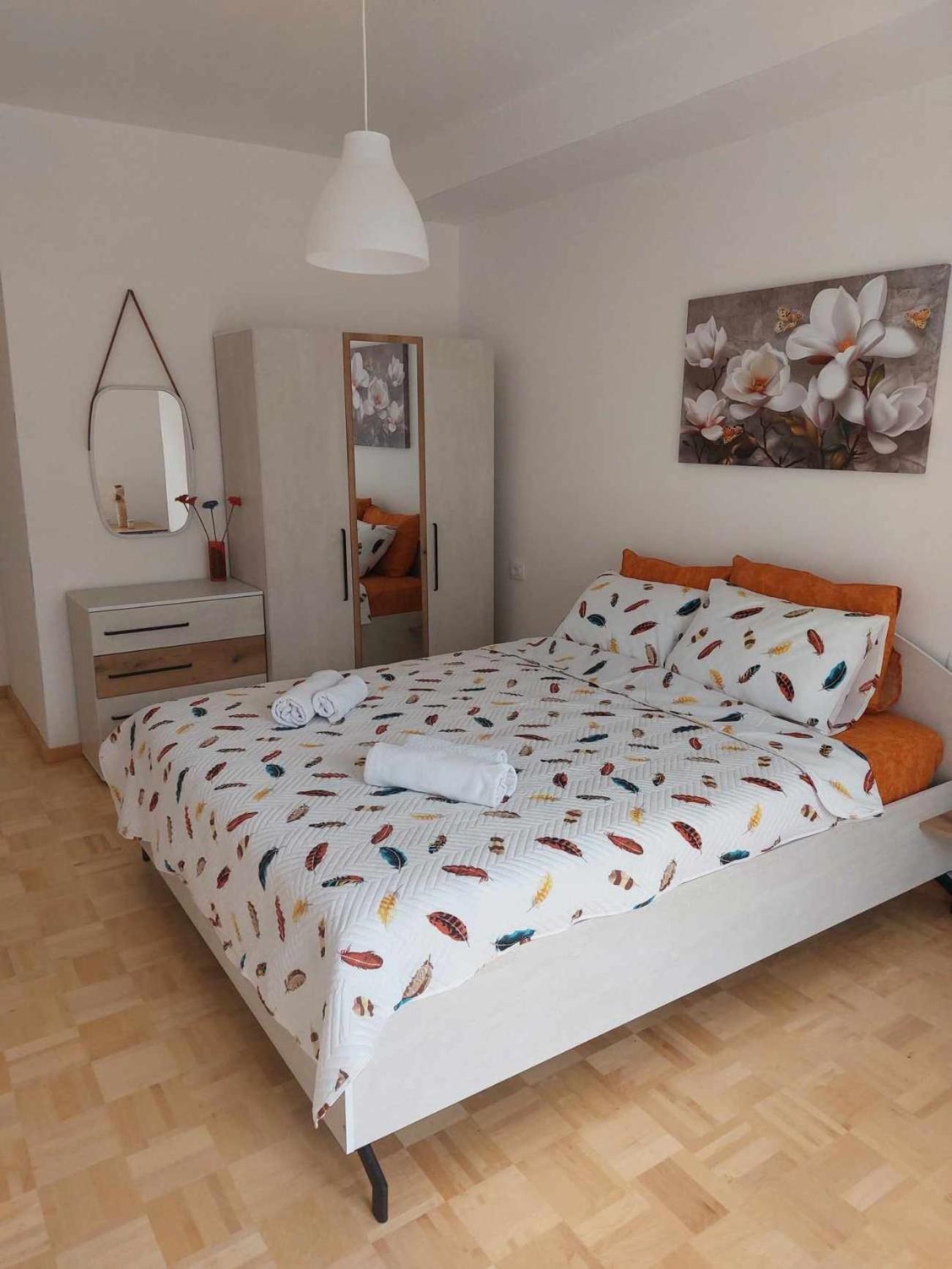 Apartment Dif 1 *